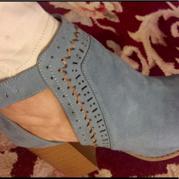 ‼️FEW LEFT‼️💙BLUE GRAY SUEDE PEEP TOE BOOTIES NIB - Picture 6 of 8